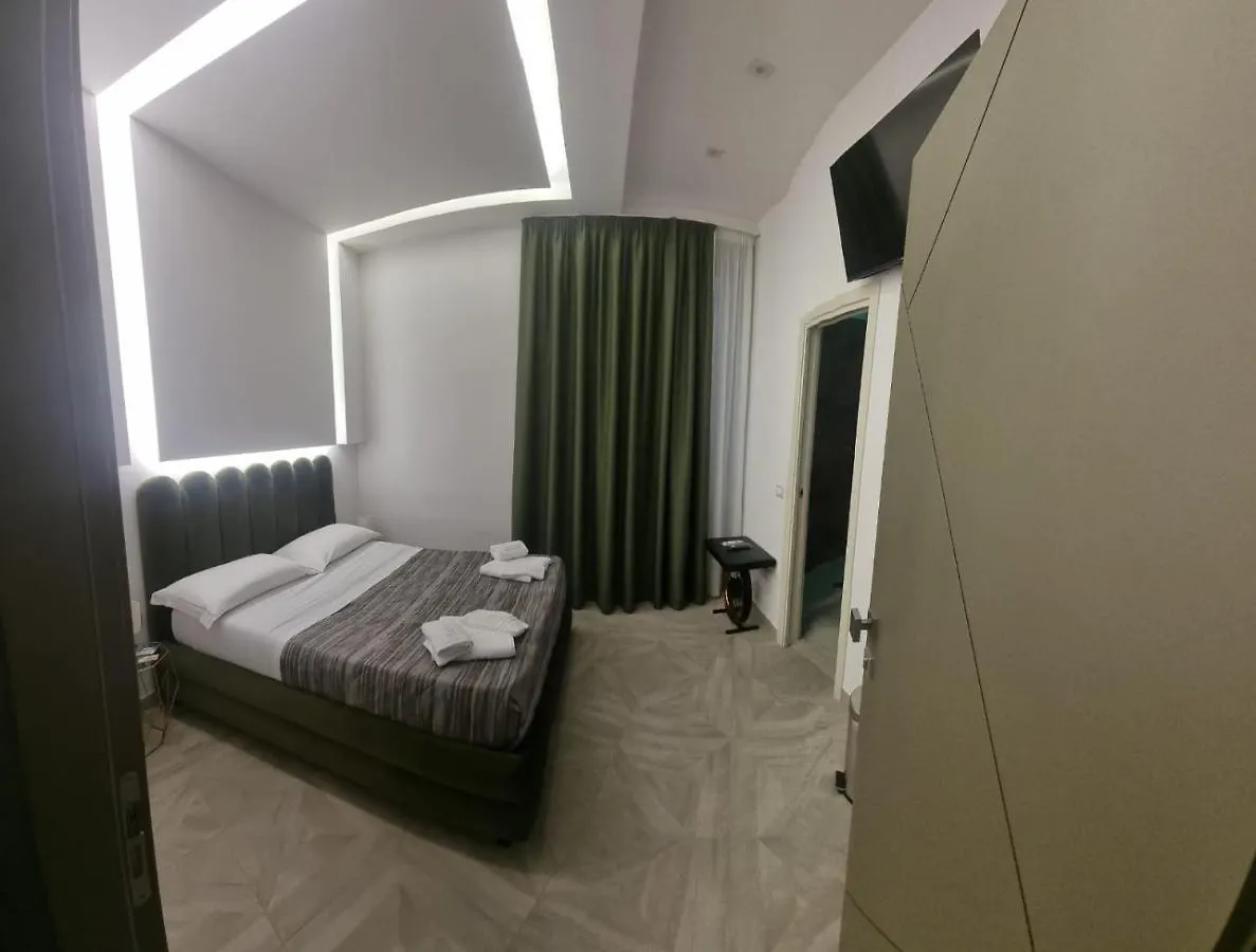 Twin Towers Naples Luxury Bed & Breakfast